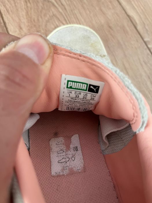 Детски обувки, ползвани в добро състояние.