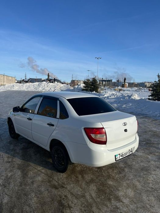 Автомобиль лада гранта. Ваз гранта.