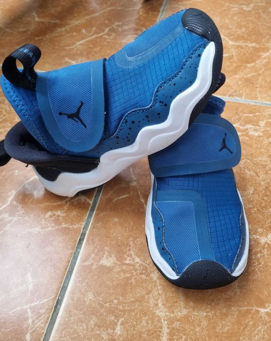 Adidasi Jordan marime 28.5