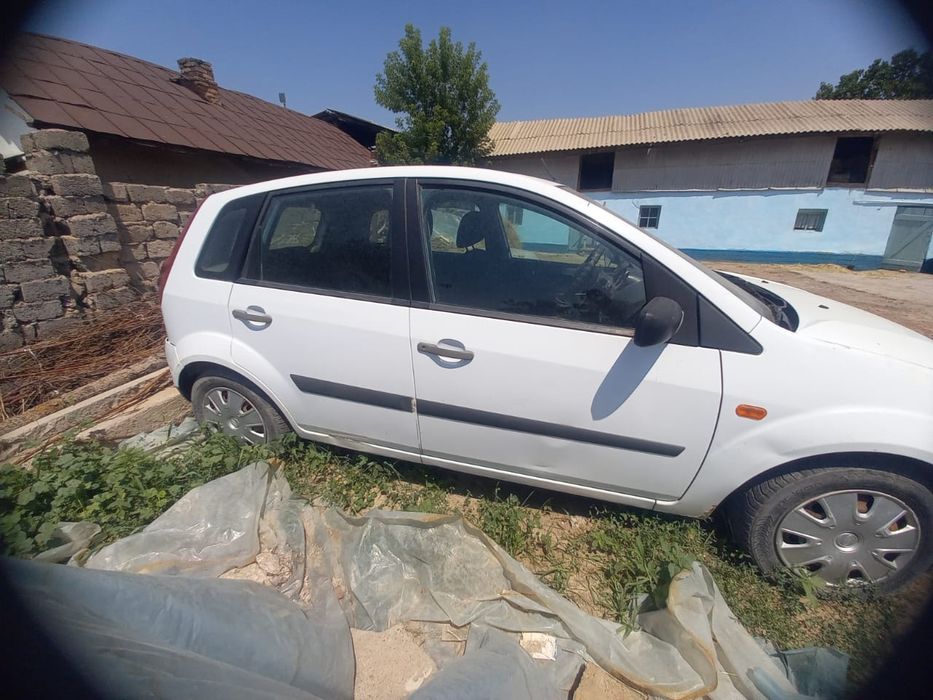 Машина Форд в продаже срочно