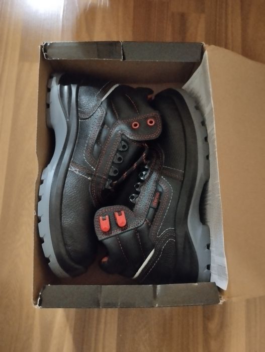 Работни мъжки обувки