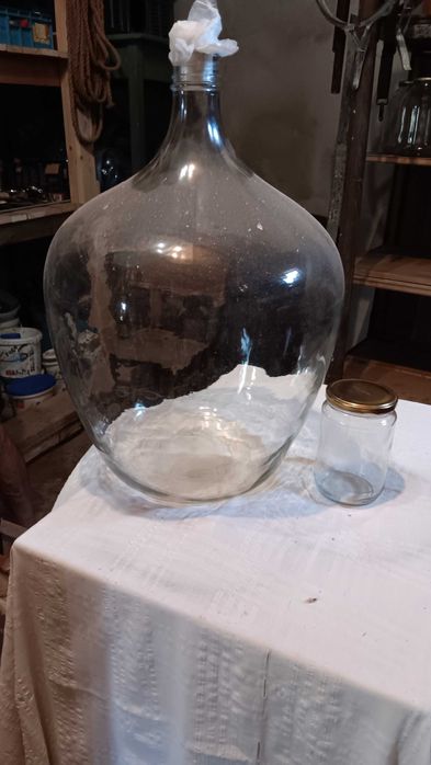 Стъклени дамаджани