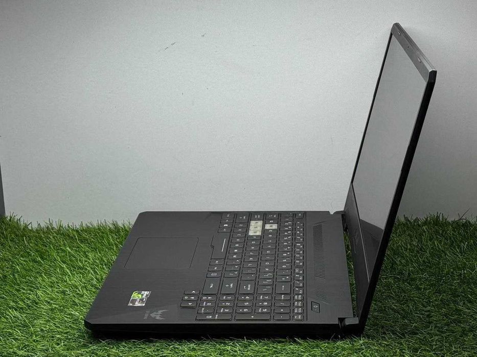 Noutbuk gemen sotilad