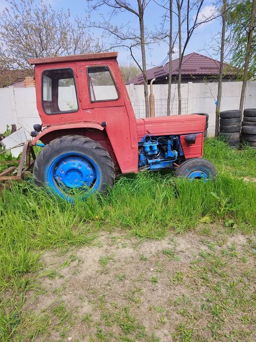 Tractor U445 disponibil