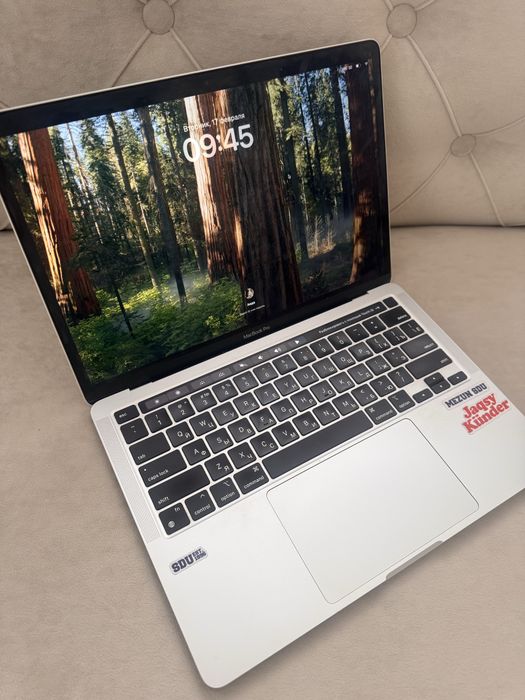 MacBook Pro 13” (2020) M1 / 8GB / 256GB