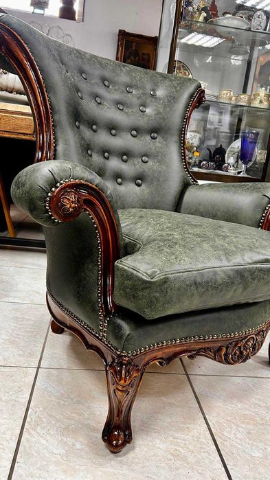 Старинен комплект от масивен махагон с изящна ръчна резба