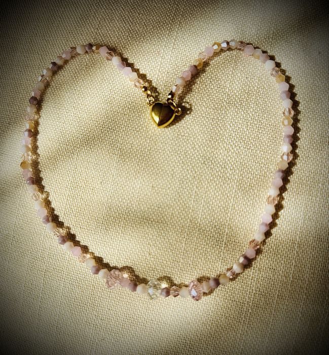 Колиета и гривни от естествени камъни и стомана