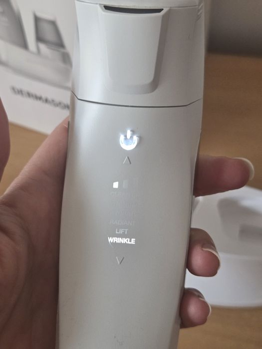 Aparat Dermasonic Artistry Amway 5 Moduri Tratament fara cap curatare