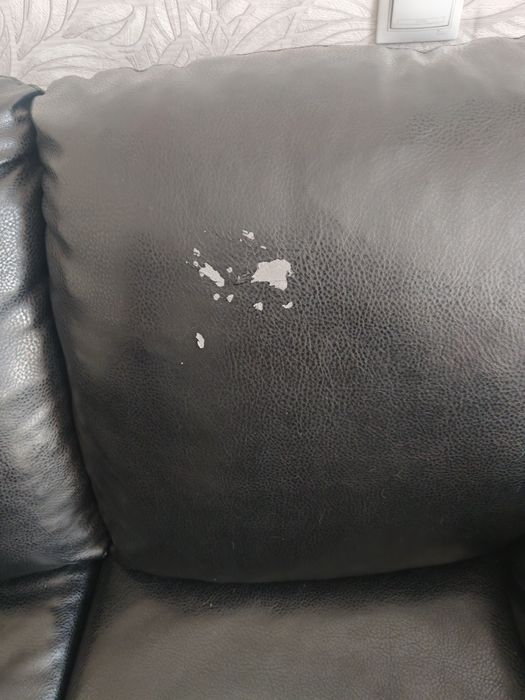 Диван кожаный...