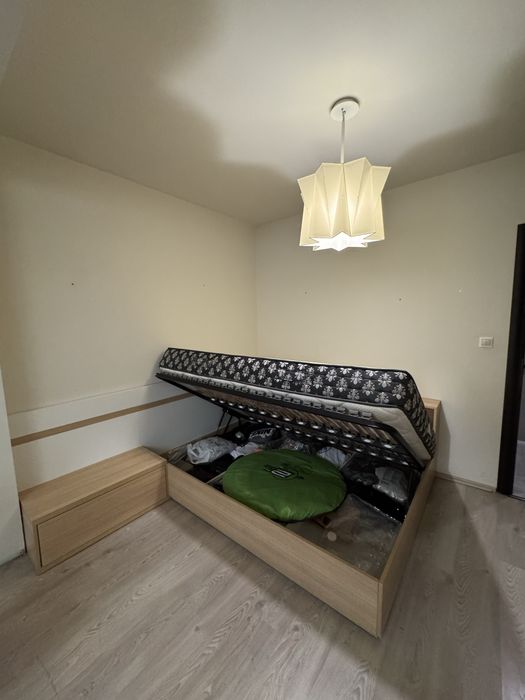 Спалня с прилежащ шкаф