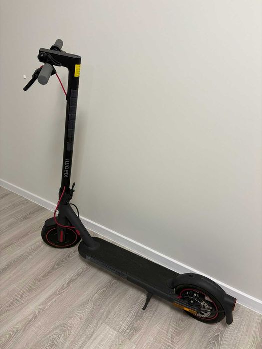 Електрическа тротинетка Xiaomi Electric Scooter 4 Pro