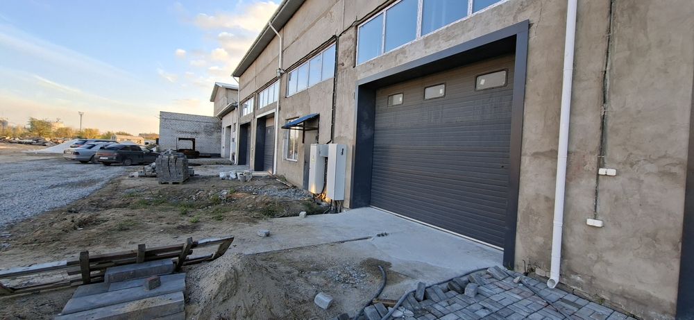 Установка дверей и ворот