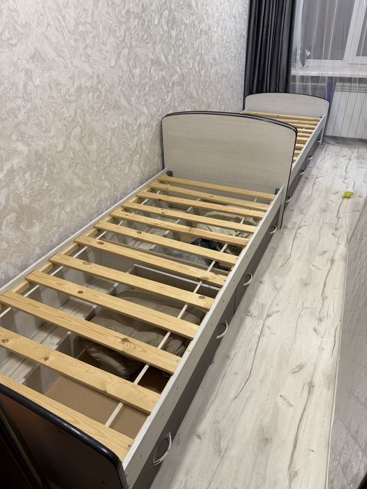 Продам 2 шт кровати