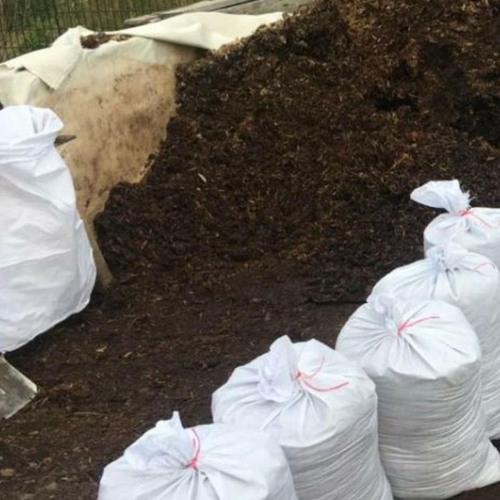 Чернозем/перегной/в мешках