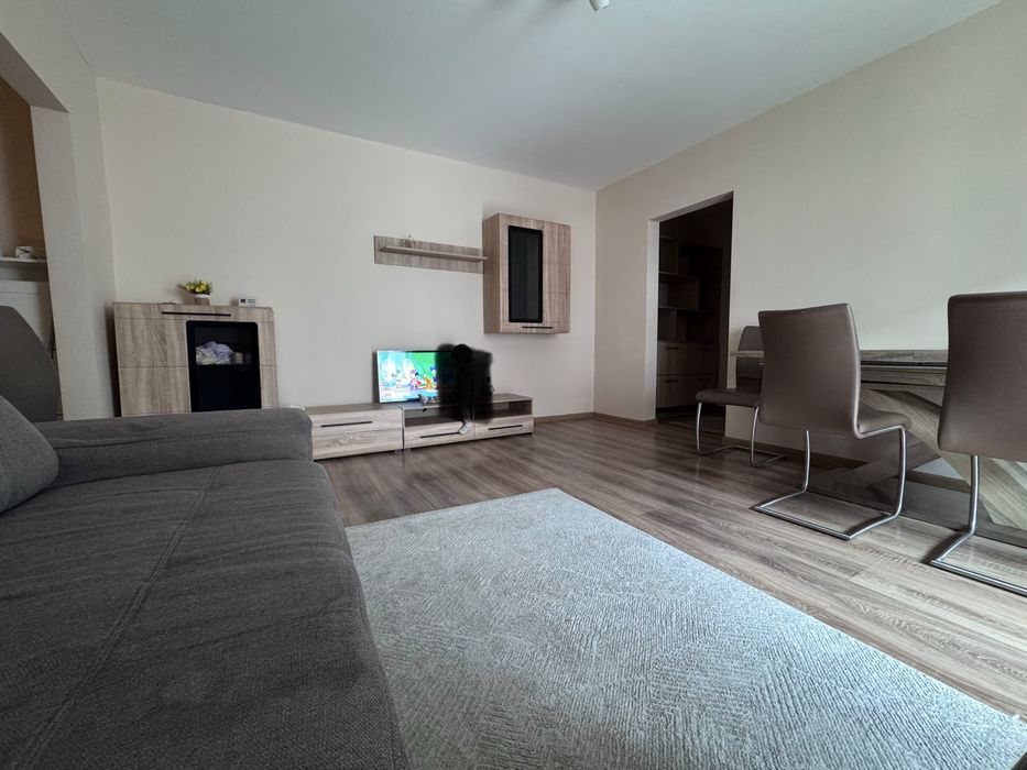 Inchiriez apartament 3 camere