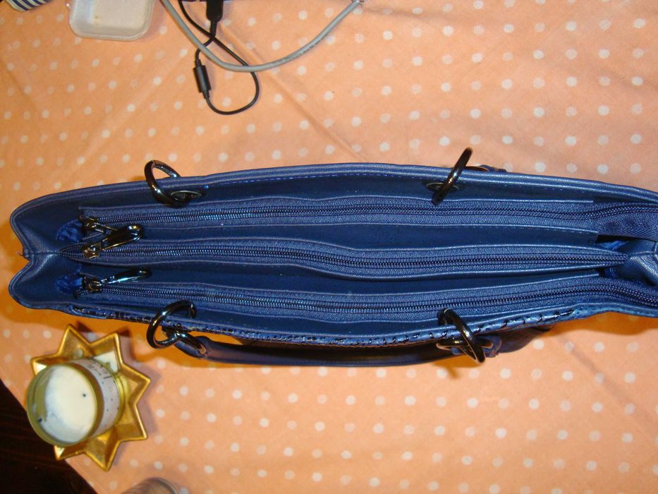 Дамска чанта стилна и елегантна