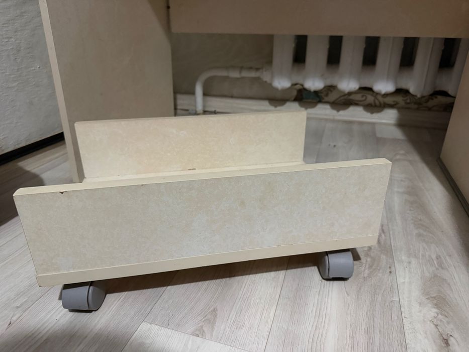 Стол сатылады. Жағдайы өте жақсы