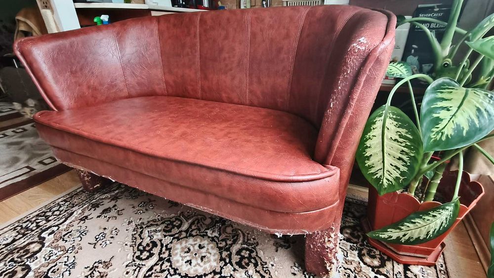 Canapea neextensibilă de 2 persoane