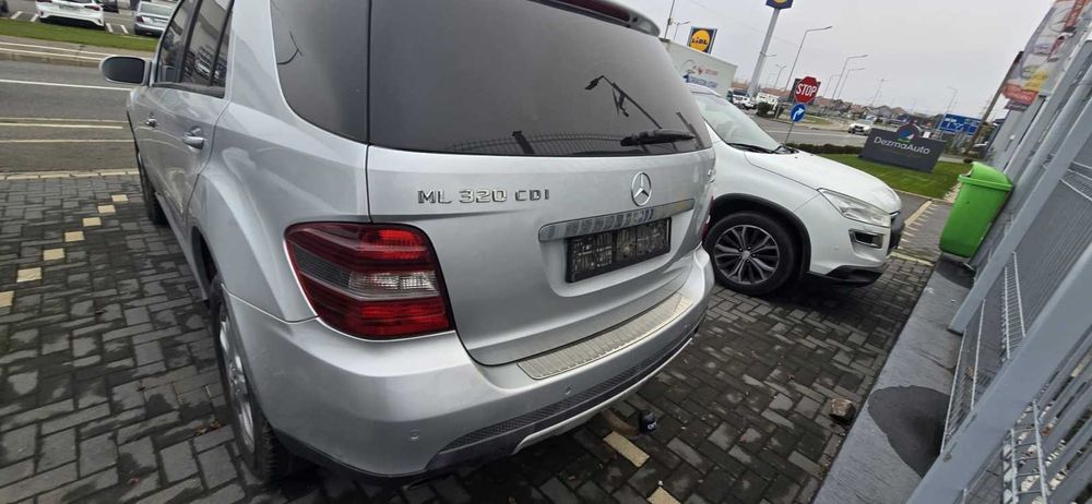 Dezmembrari dezmembrez Mercedes ML W164 3.0 cdi cod motor OM642940