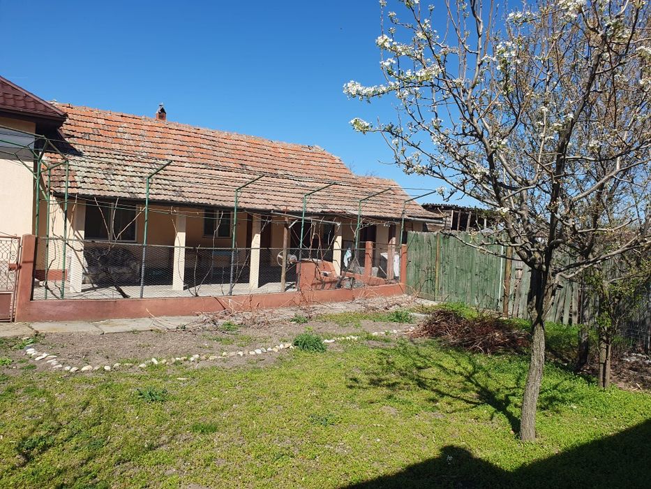 Vând casă în comuna Vișina, jud. Olt