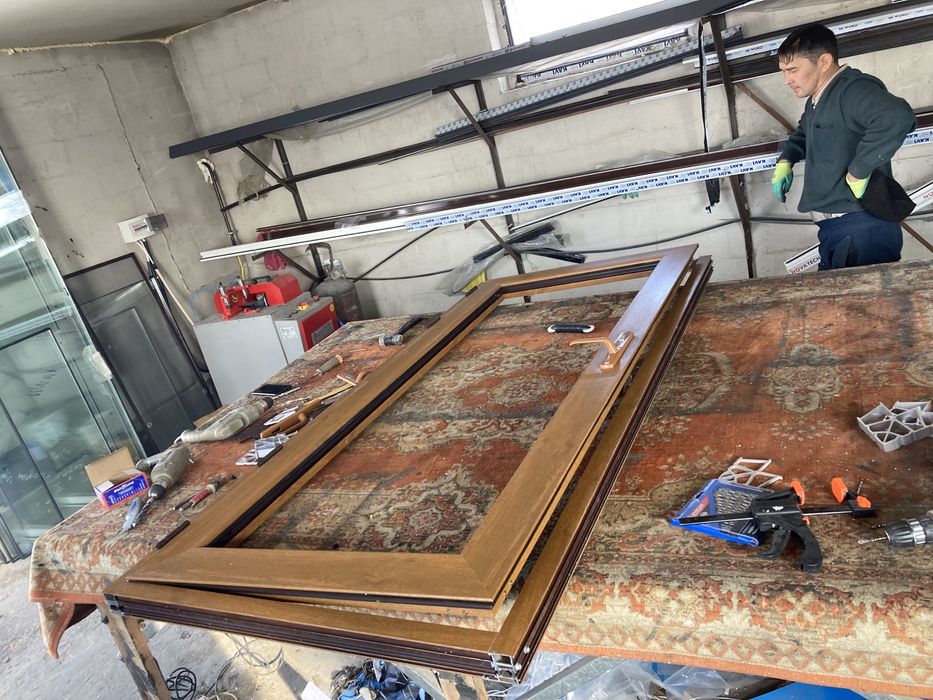 Окна и двери витражи