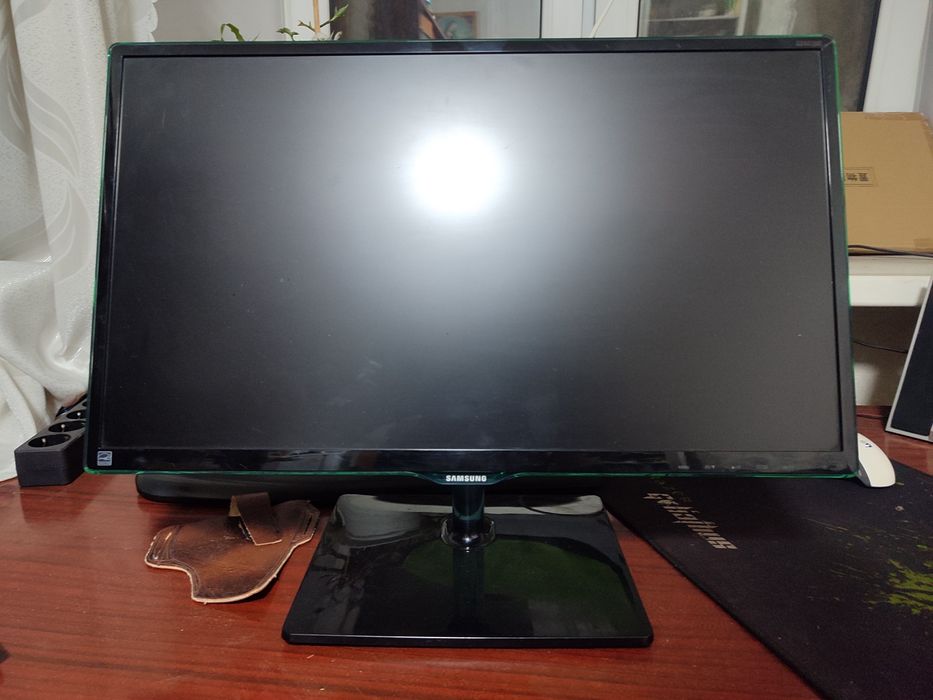 Монитор 24 дюйма Samsung в хорошем состоянии продам