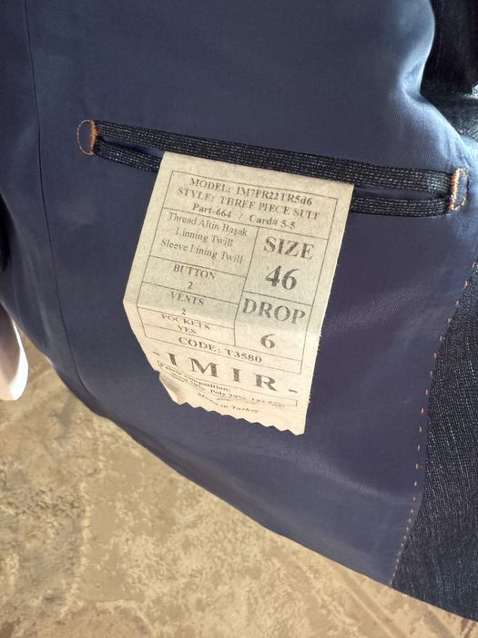 Продам костюм.