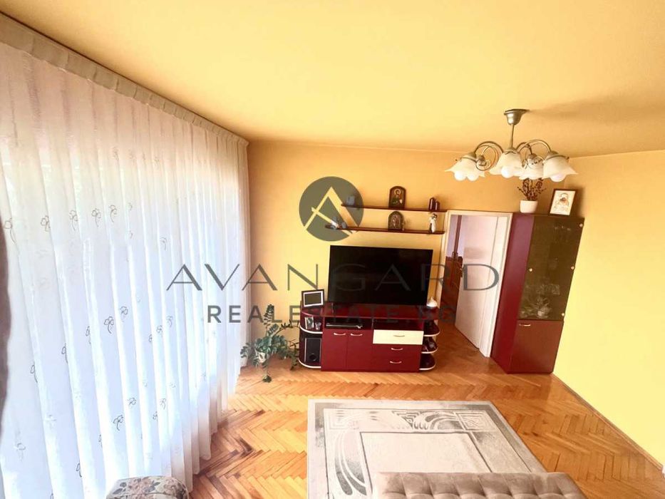 Продава се Тристаен апартамент в Пловдив, Кючук Париж - 81 кв.м за 920 €/кв.м - Снимка #2