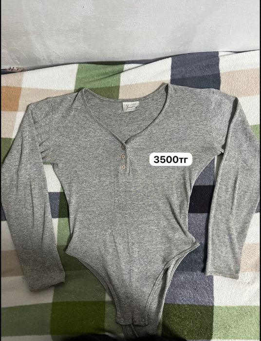 Продам вещи почти не одевалось топик б/у боли б/у