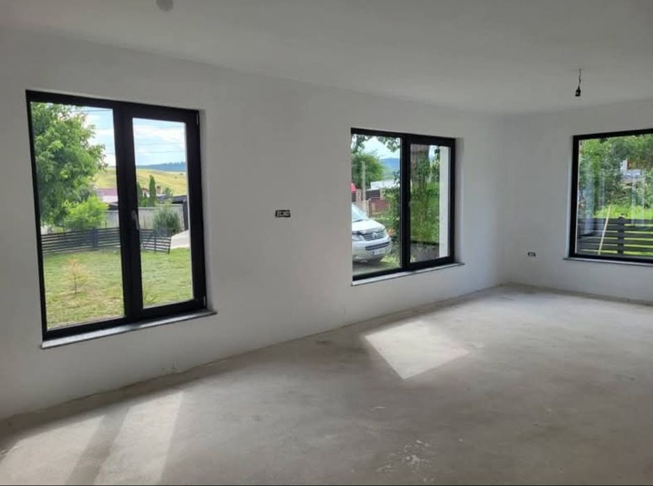 Casă de vânzare  in Ciprian Porumbescu