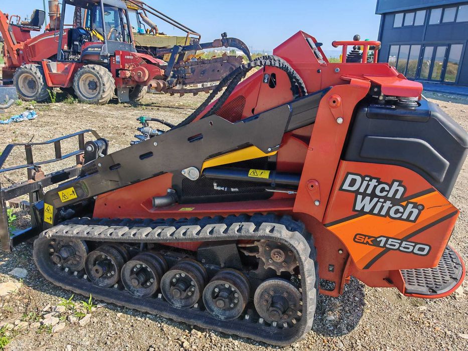 Skid Steer - multifunctional senilat - miniincarcator Ditch Witch 1550