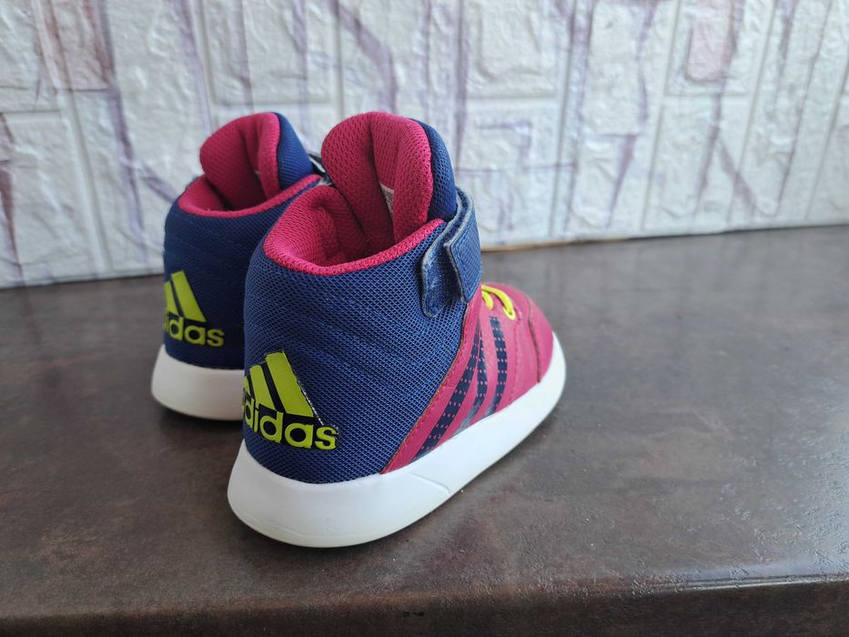 детски кецове,зимни обувки,боти,,Adidas номер24 за момиче,адидас