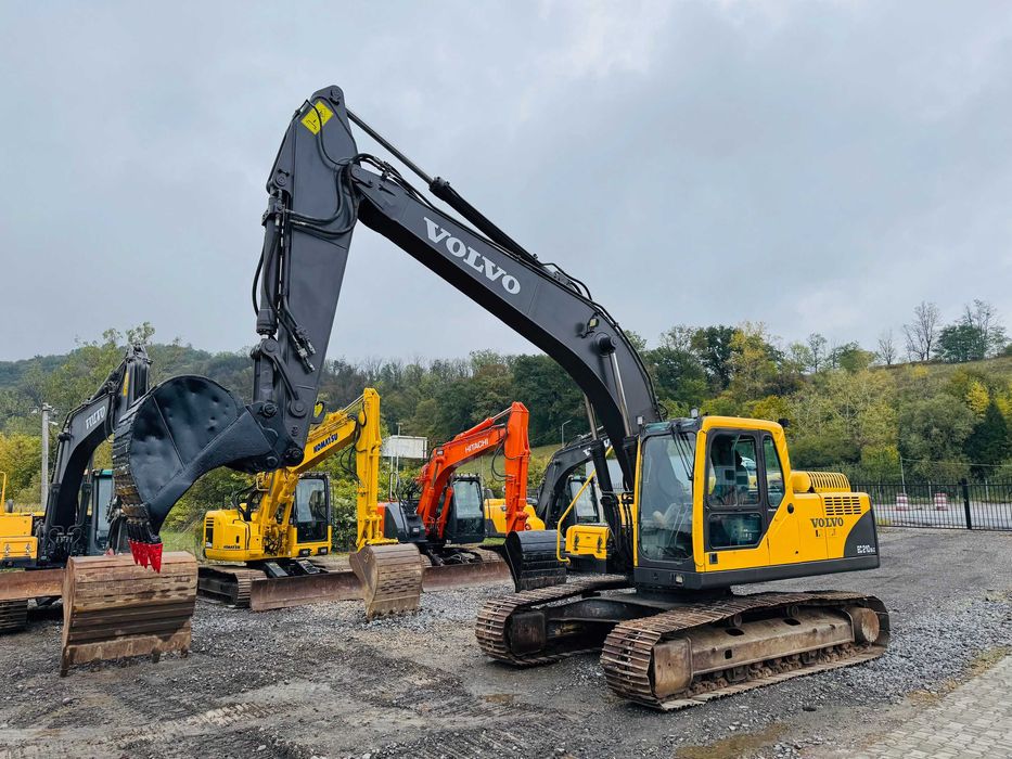 Excavator pe senile Volvo EC 210 BLC, an 2003, 22 tone, 1x cupa sapat