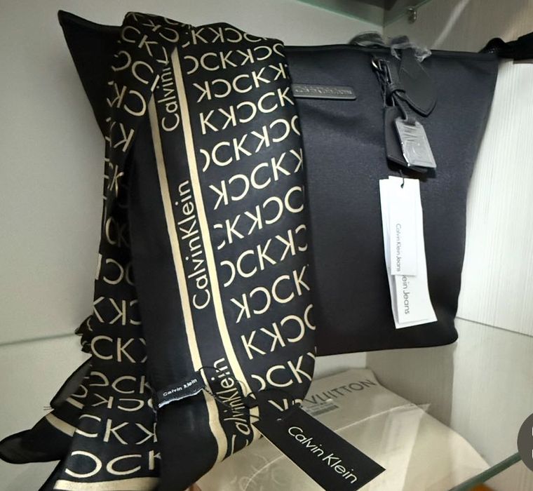 Шёлковый палантин Calvin Klein