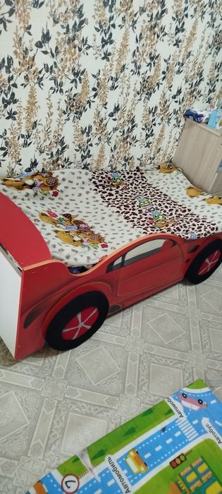 Кроватка детская машинка