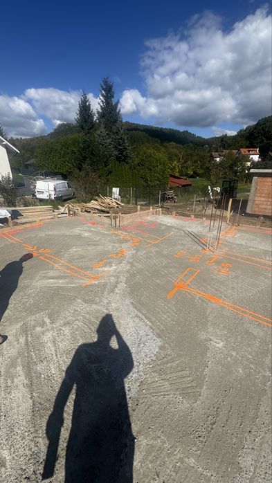 Case la rosu, garduri, renovari, amenajari interioare, fatade