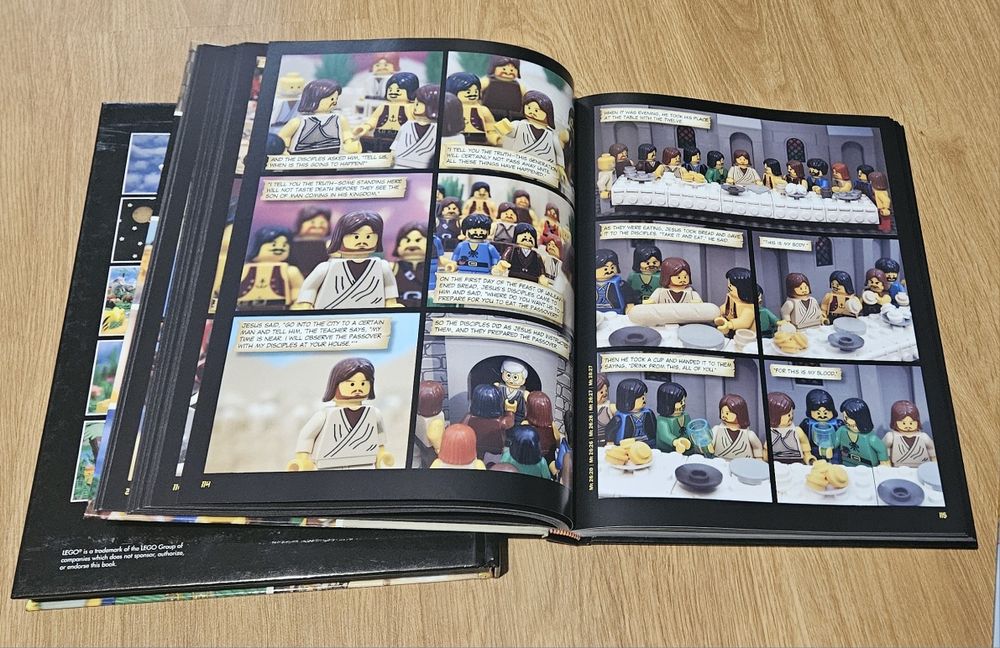 Biblia engleza cu ilustrații lego