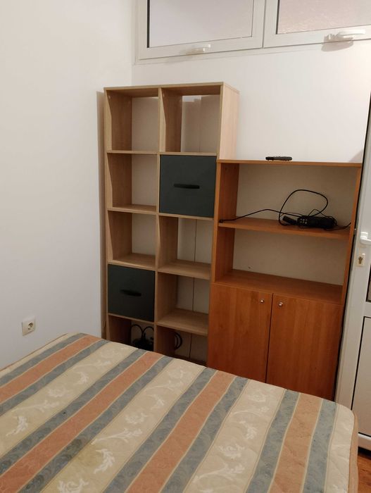 Дава под наем малък 2 стаен апартамент в гр.Бургас жк.Възраждане