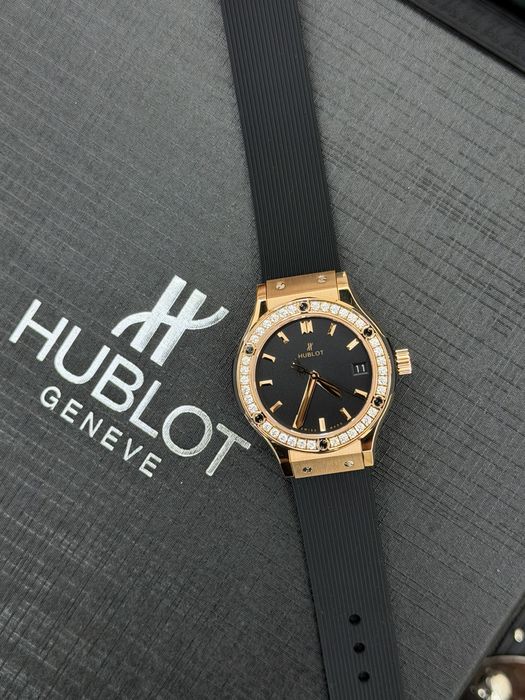 Hublot Classic Fusion King Gold Diamonds Black Dial 33mm – Ref. 581.OX.1181.RX.1104