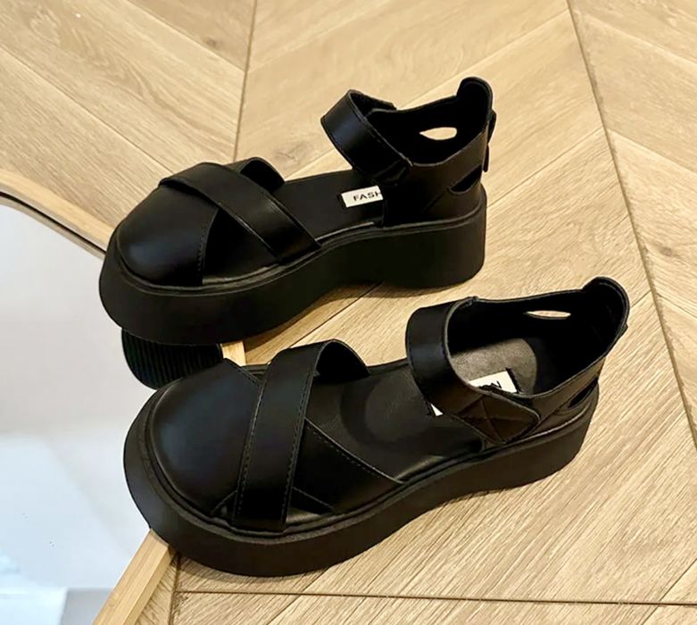 Женские сандали новые