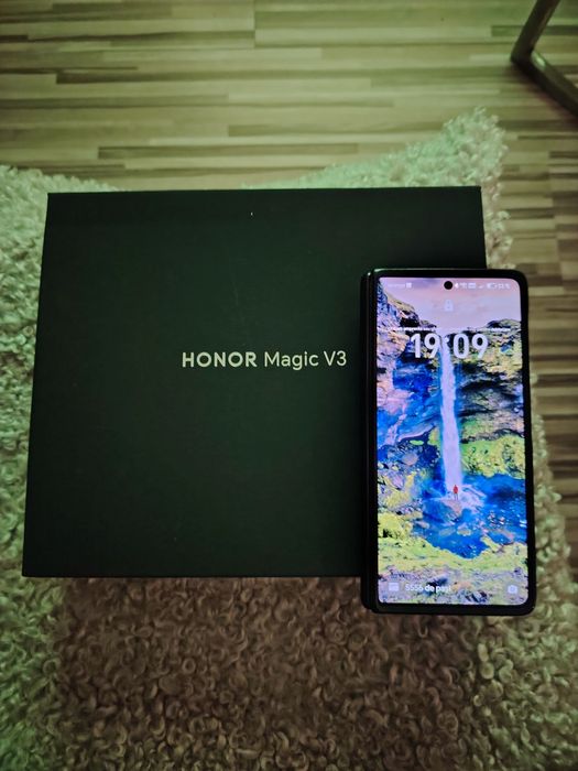 Vând Honor magic V3