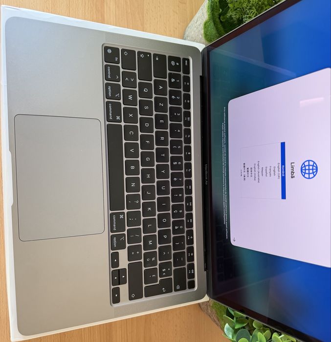  Apple MacBook M1 13” 2020, 93% baterie, ca nou