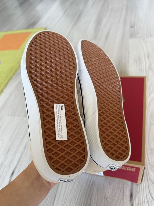 Vans piele intoarsa nr 44,5