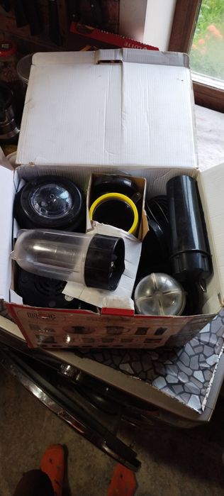 Продается блендер, элек-блиница.