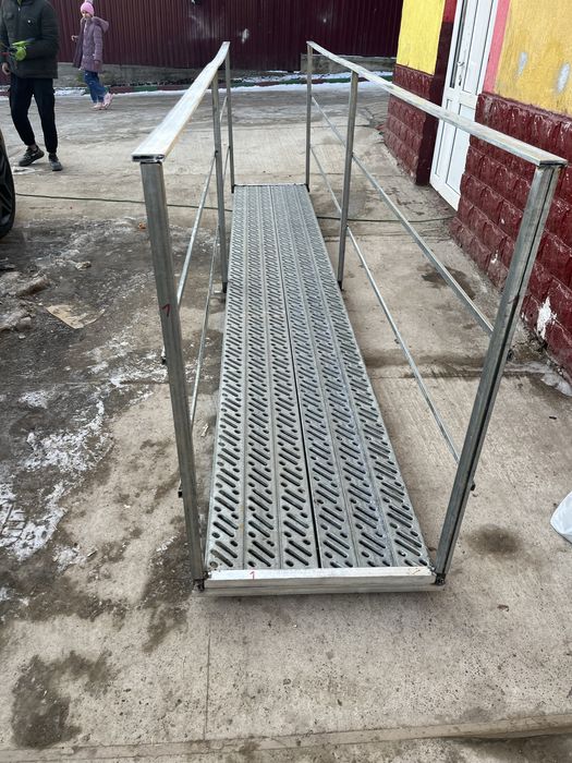 Scări metalice zincate
