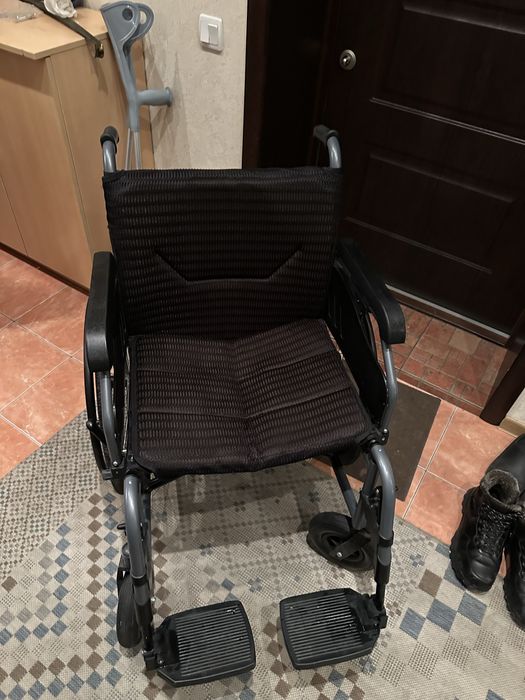 инвалидная коляска