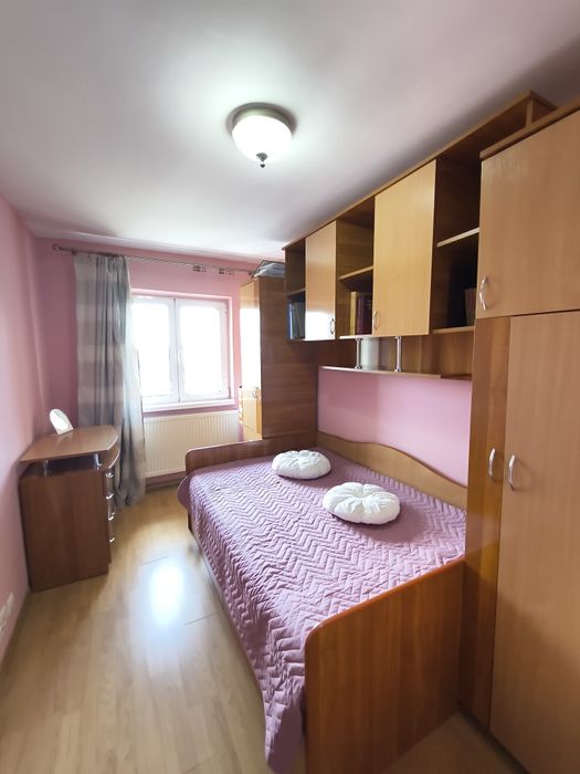 Apartament de închiriat 3 camere, zona Nord
