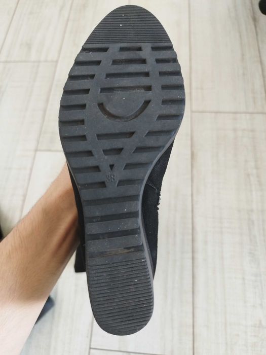 Дамски велурени ботуши