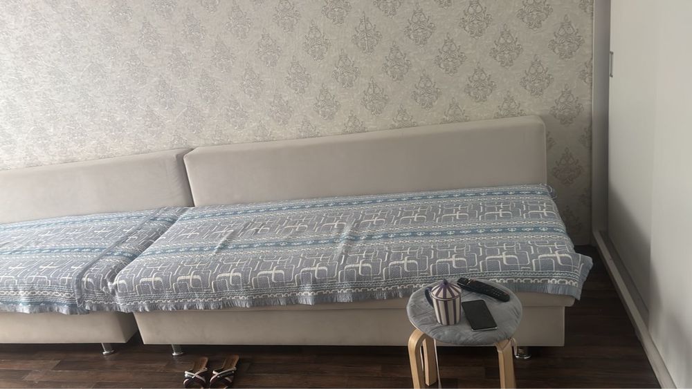 Продам диван срочно
