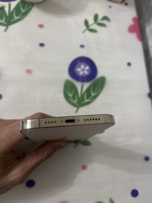 Продам iPhone срочно